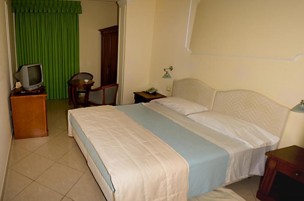 Double Room,11483820:JPEG